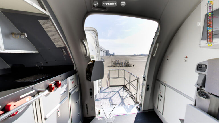 R1パッセンジャードア(B787-9 JAL国際線 機内)